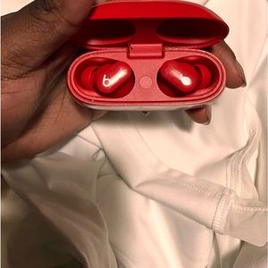 I am trying to get rid of my beats I do not use them they are good as new